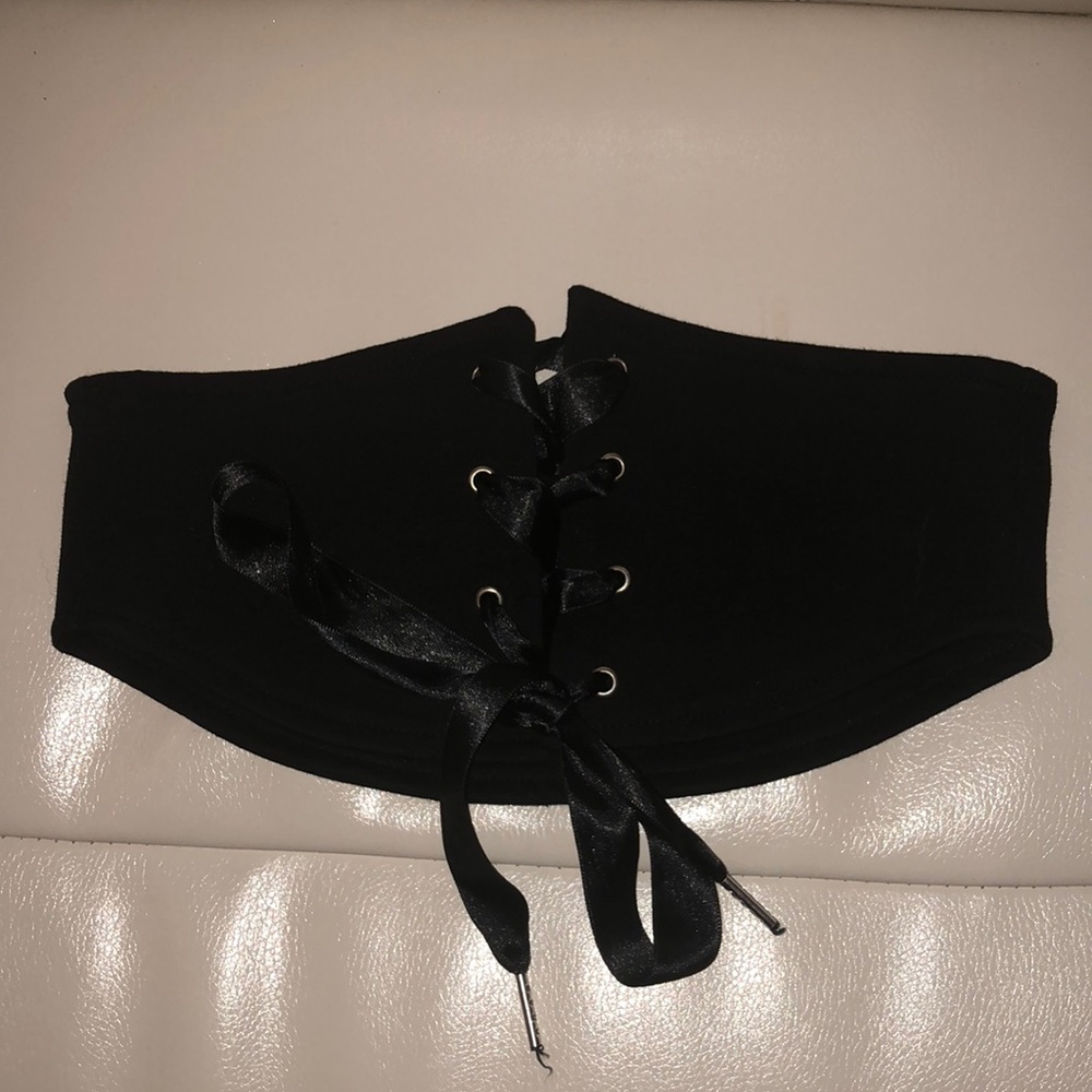NWOT black lace up corset! SMALL